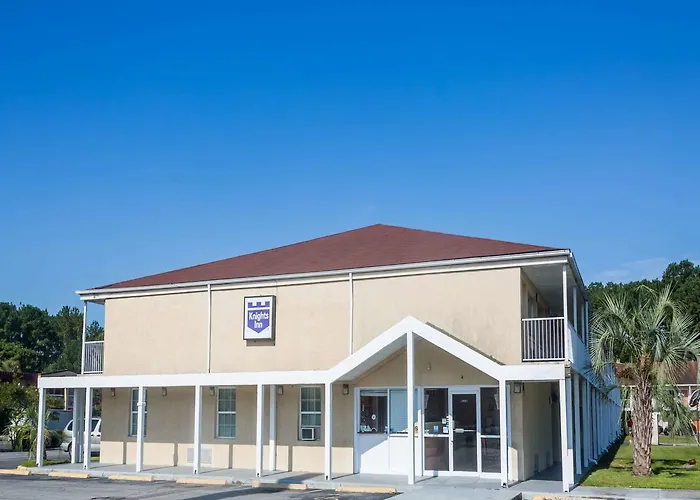 Motel: Bradbury Inn & Suites